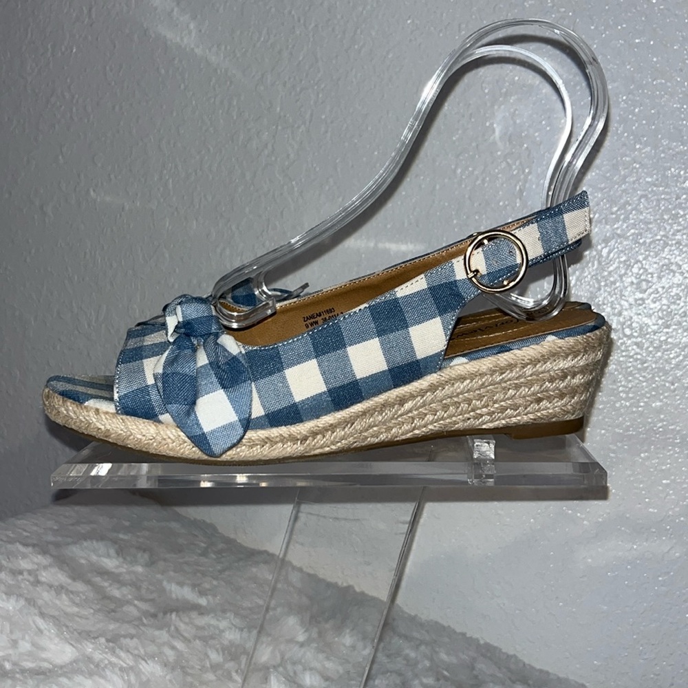 Comfortview Zane’s sandals in very good used condition.